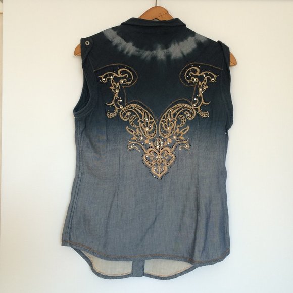 Miss Me Womens Sleeveless Embroidered Blouse Medium Blue Rhinestones Pearl Snap - Picture 1 of 10